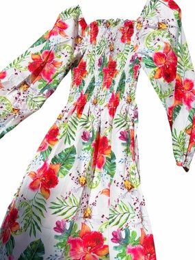 S. DEER Floral Smocked Dress (Size M)
Boutique-style S.DEER floral dress